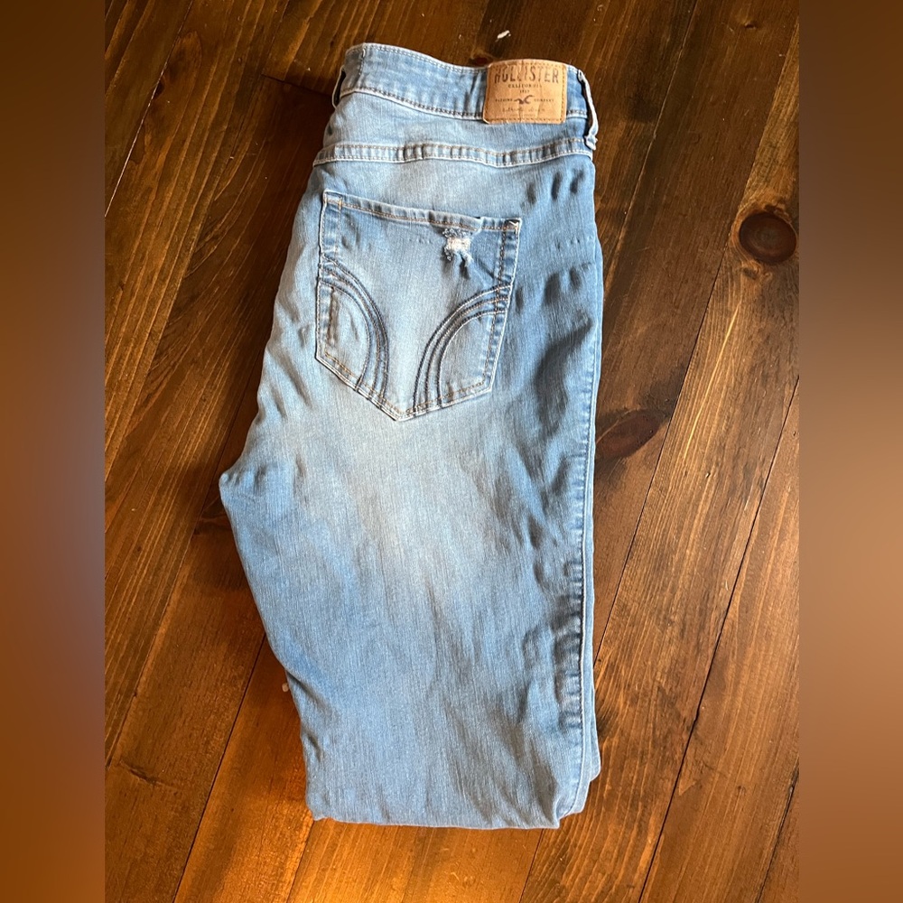 Hollister distressed super skinny - Picture 3 of 3